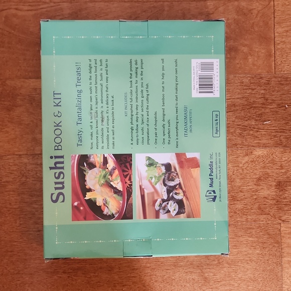 Brand new Sushi book and kit includes chopsticks and bamboo rolling mat - Picture 2 of 4